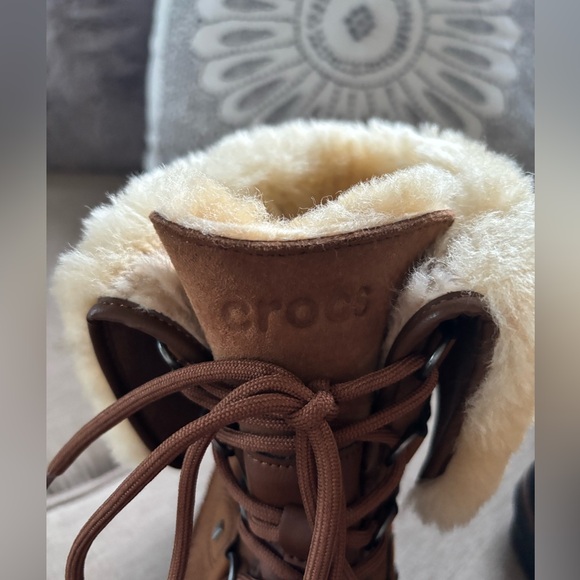 Crocs Women's AllCast II Luxe Snow Boot, Size 10. Like New! - Picture 7 of 11